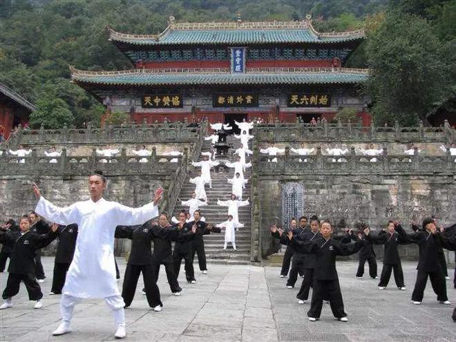 定了Kaiyun网址 开云!2024年度八段锦爱好者训练营开始招募不限年龄免费参加!(图9)