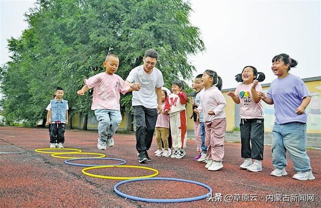 kaiyun中国官方网站郎万喜:乡村教育的守望者(图4)
