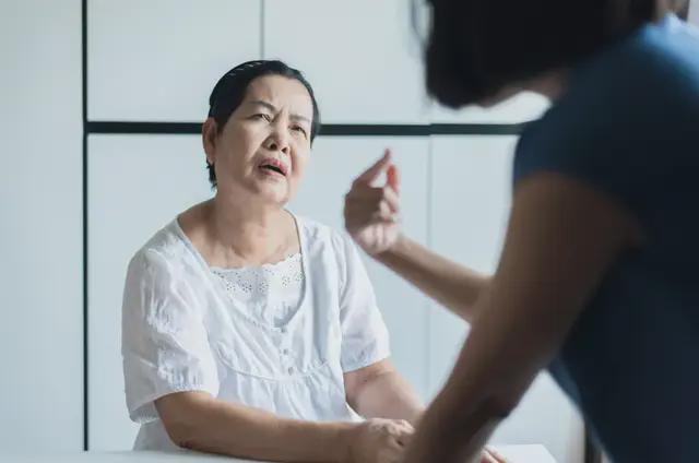 从女儿变成妈妈的妈妈是母亲确诊阿尔茨海默病后人生唯一选项(图9)